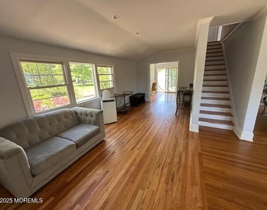 421 W Lincoln Avenue - Photo Thumbnail 4