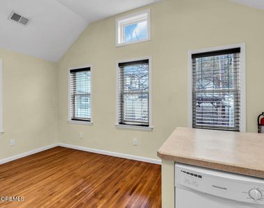 304 1/2 13th Avenue - Photo Thumbnail 6