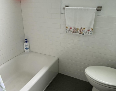500 Freehold Street - Photo Thumbnail 10