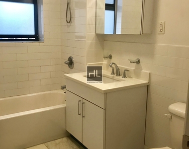 West 55 Street - Photo Thumbnail 2