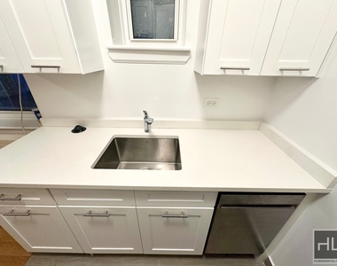 West 73 Street - Photo Thumbnail 1