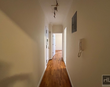 West 45 Street - Photo Thumbnail 2