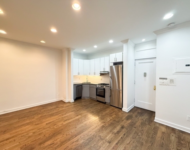 410 Eastern Parkway - Photo Thumbnail 2