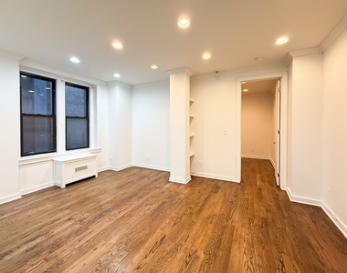 410 Eastern Parkway - Photo Thumbnail 5