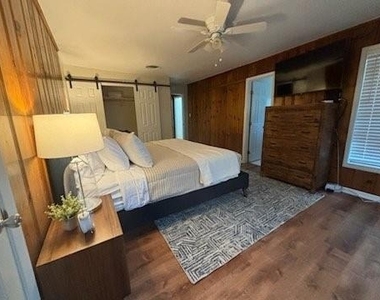 830 N Harbin Drive - Photo Thumbnail 5
