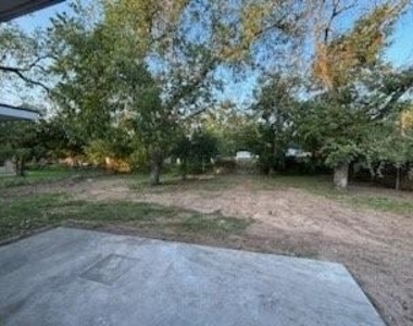 830 N Harbin Drive - Photo Thumbnail 7