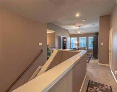809 Park Place Lane - Photo Thumbnail 16