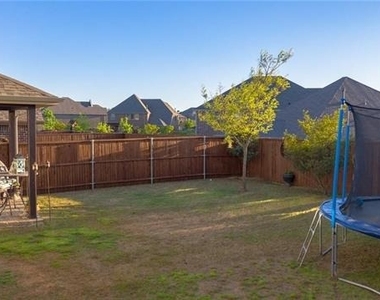 809 Park Place Lane - Photo Thumbnail 29