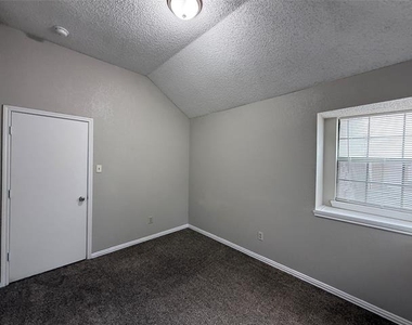 1715 Highgate Place - Photo Thumbnail 18