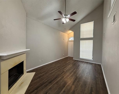 1715 Highgate Place - Photo Thumbnail 2