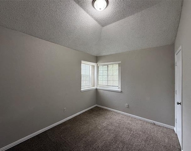 1715 Highgate Place - Photo Thumbnail 15