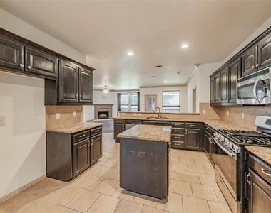 3316 Lone Tree Lane - Photo Thumbnail 9