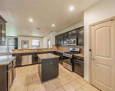 3316 Lone Tree Lane - Photo Thumbnail 8