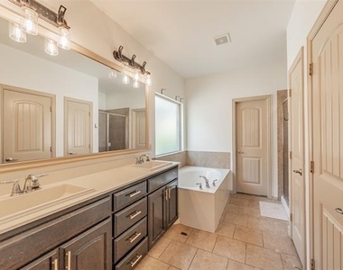 3316 Lone Tree Lane - Photo Thumbnail 19