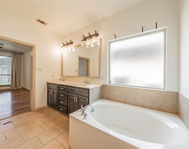 3316 Lone Tree Lane - Photo Thumbnail 22