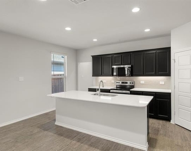 1713 Meadow Crest Drive - Photo Thumbnail 5