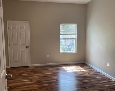 2932 Haynie Street - Photo Thumbnail 6