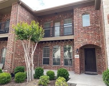 4240 Comanche Drive - Photo Thumbnail 2
