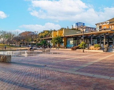 5055 Addison Circle - Photo Thumbnail 8