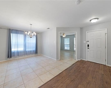 2105 Arthur Street - Photo Thumbnail 1