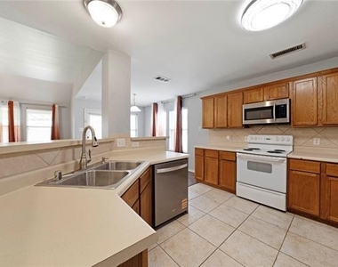 2105 Arthur Street - Photo Thumbnail 10