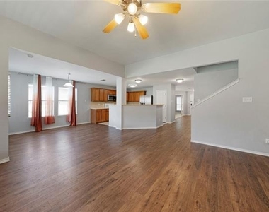2105 Arthur Street - Photo Thumbnail 7
