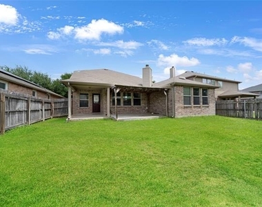 2105 Arthur Street - Photo Thumbnail 26