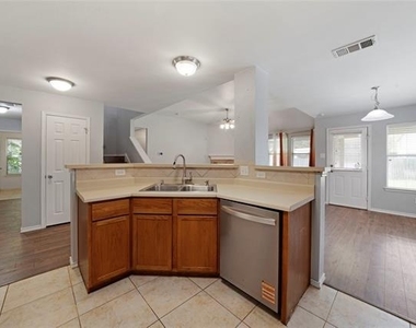 2105 Arthur Street - Photo Thumbnail 9