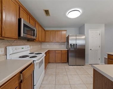 2105 Arthur Street - Photo Thumbnail 14