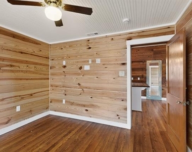 913 17th Street - Photo Thumbnail 19