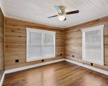 913 17th Street - Photo Thumbnail 15