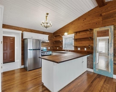 913 17th Street - Photo Thumbnail 8