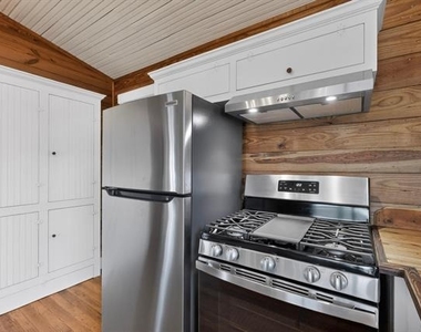 913 17th Street - Photo Thumbnail 13