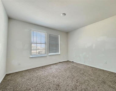 3204 Stanley Street - Photo Thumbnail 14