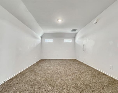3204 Stanley Street - Photo Thumbnail 18