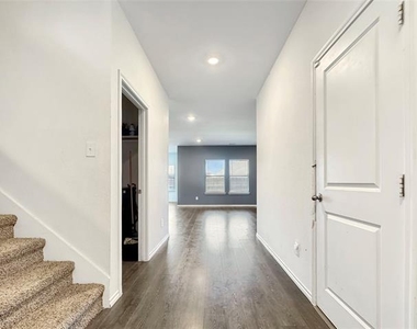 3204 Stanley Street - Photo Thumbnail 15