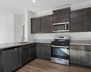 8413 White Wolf Trail - Photo Thumbnail 2