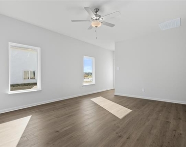 8413 White Wolf Trail - Photo Thumbnail 5