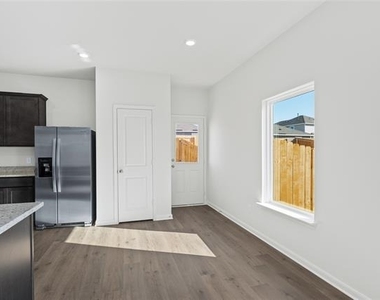 8413 White Wolf Trail - Photo Thumbnail 4