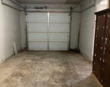 5433 Encino Road - Photo Thumbnail 13