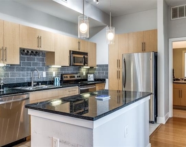 4605 Cedar Springs Road - Photo Thumbnail 10