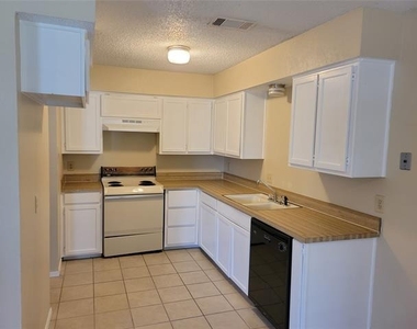 7721 Brandi Place - Photo Thumbnail 2