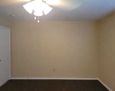 7721 Brandi Place - Photo Thumbnail 7