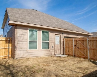 1910 Jasmine Drive - Photo Thumbnail 2