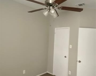 2843 Saint Johns Avenue - Photo Thumbnail 8