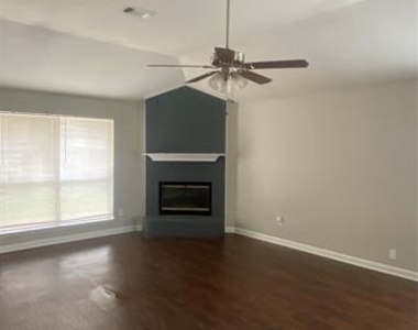 2843 Saint Johns Avenue - Photo Thumbnail 2