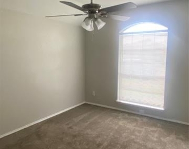 2843 Saint Johns Avenue - Photo Thumbnail 10