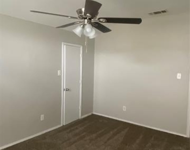 2843 Saint Johns Avenue - Photo Thumbnail 11