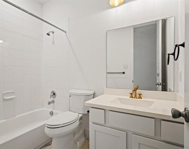1506 Snowdrop Drive - Photo Thumbnail 11