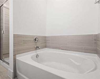 1506 Snowdrop Drive - Photo Thumbnail 32